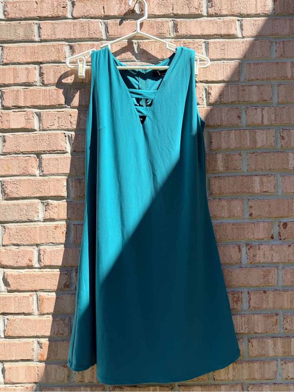 Sleeveless Green A-Line Dress with V-Neck